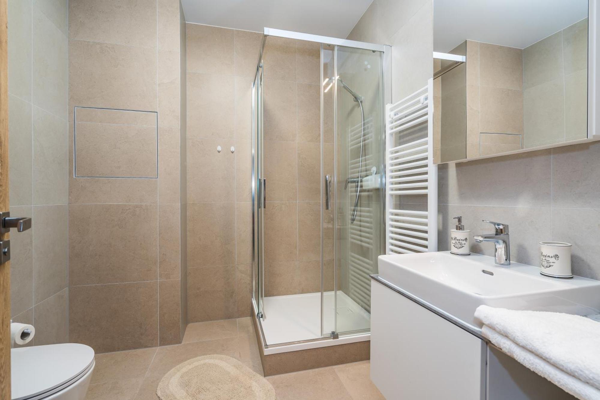 Perla Hradce 202 Apartamento Hradec Králové Exterior foto